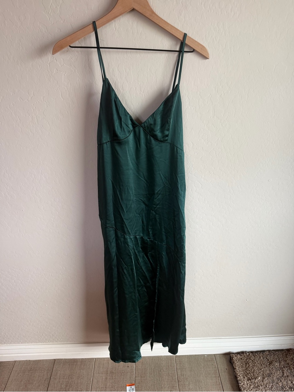 Altar’d State Elegant Emerald Satin Slip Dress Slit L Glam Hoco Vacation Cruise - Picture 2 of 3